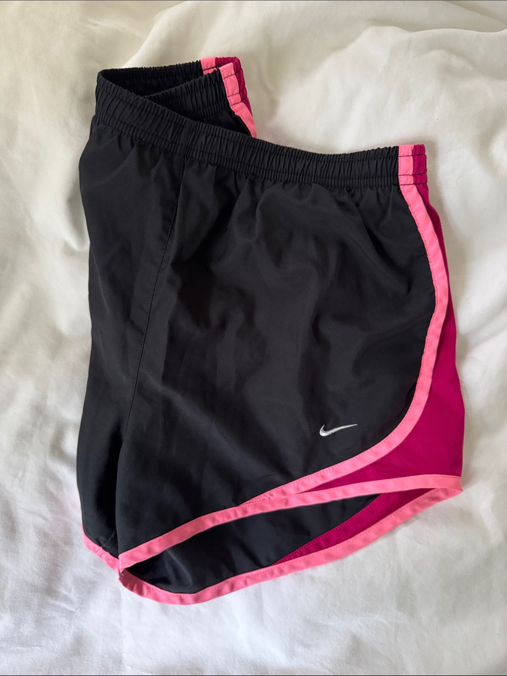Women's Nike Tempo Dri-FIT Mid-Rise 3-in. Running Shorts - Black and Pink